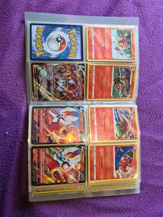 Lote 230 cartas Pokemon más album