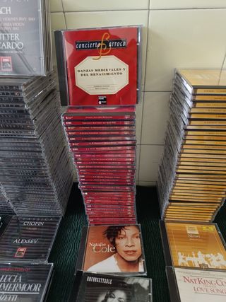 Colección de cd originales y libros