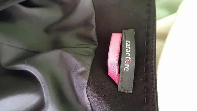 Tubino smanicato scollo rotondo aderente lungette