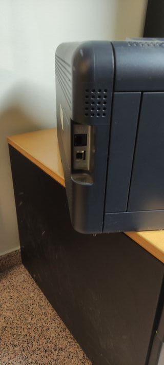 Impresora láser a color HP LASERJET CP1515N