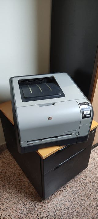 Impresora láser a color HP LASERJET CP1515N