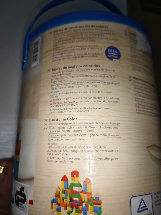 Tambor de juguete de piezas de madera