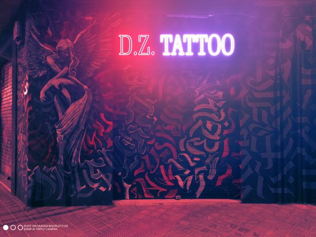 PERSIANAS a color_ pintura mural GRAFFITI y CARTEL