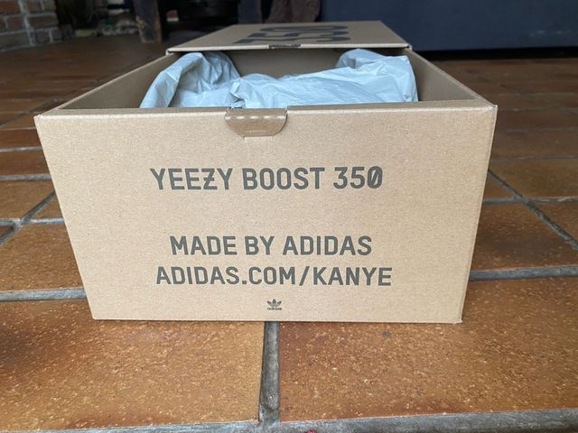 Caja Adidas Yeezy 350 v2