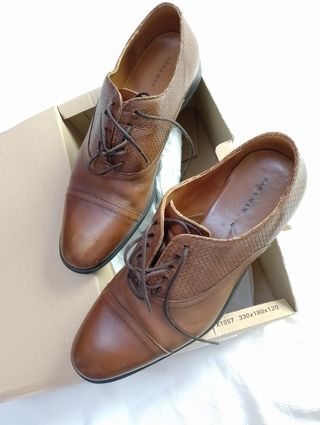 Zapato marrón de hombre