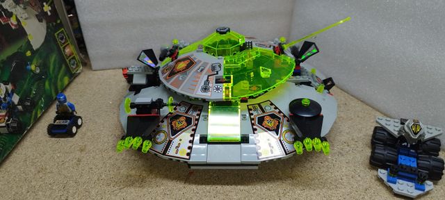 Lego space UFO alien avengers ENVIO