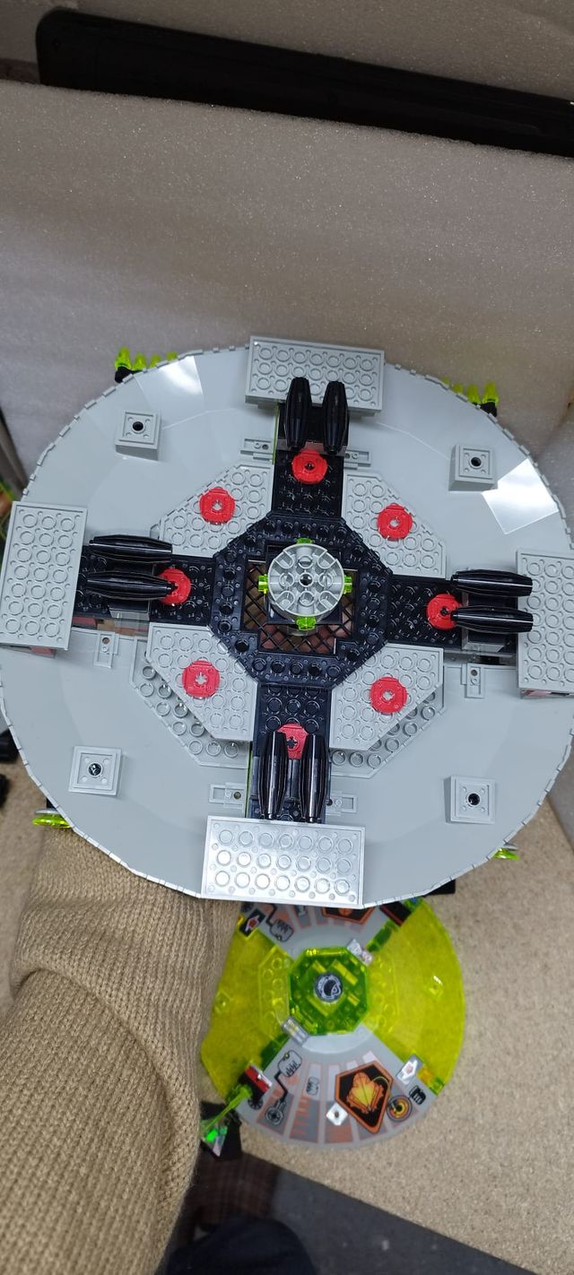 Lego space UFO alien avengers ENVIO