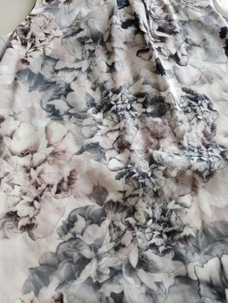 Abito smanicato svasato floreale 44