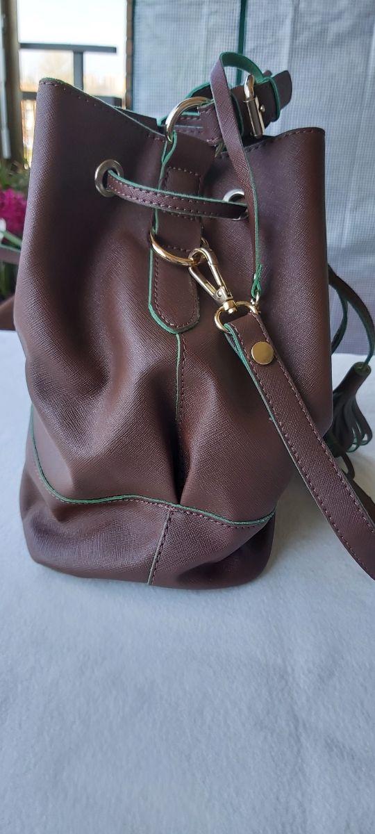 Borsa a secchiello marrone e verde