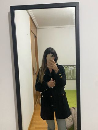 Abrigo paño negro estilo militar