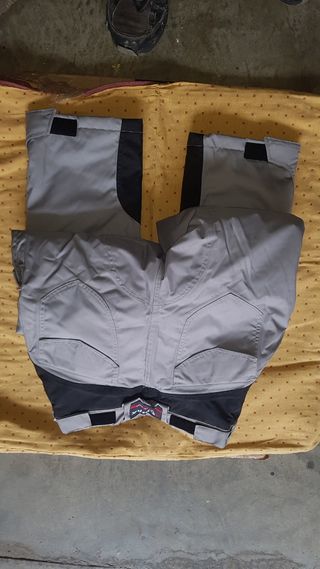 Pantalón de trabajo multisillos