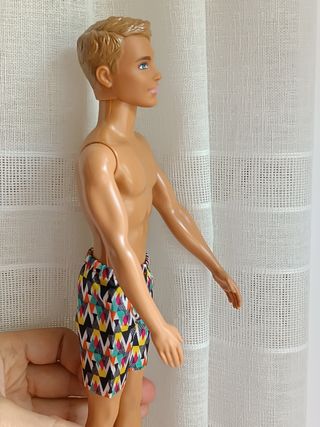 Barbie FJF09- Beach con Costume Stampato Colorato