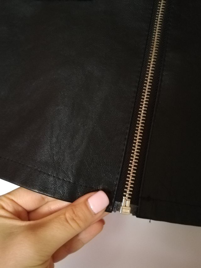 falda pantalón zara polipiel