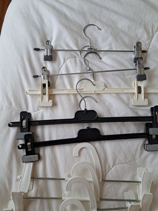 Lote 20 perchas falda