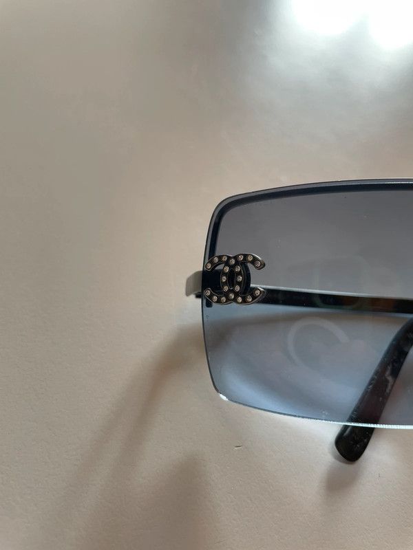 Occhiali da sole vintage Chanel con strass
