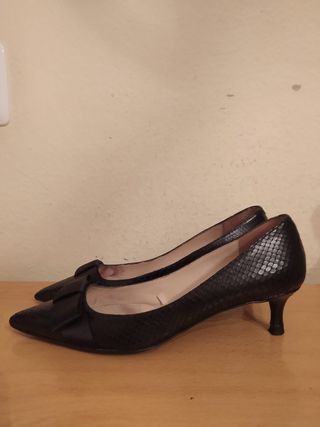 UTERQÜE - zapatos salon tacon kitty 37