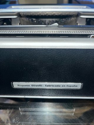 Maquina de escribir Olivetti Lettera DL