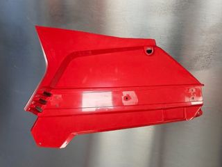 Tapa lateral PEUGEOT ST 50
