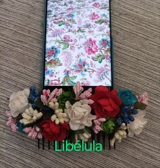 Peinetas de huertana de flores.