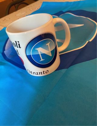 Tazza e bandiera napoli dimensioni: 78x 124 cm