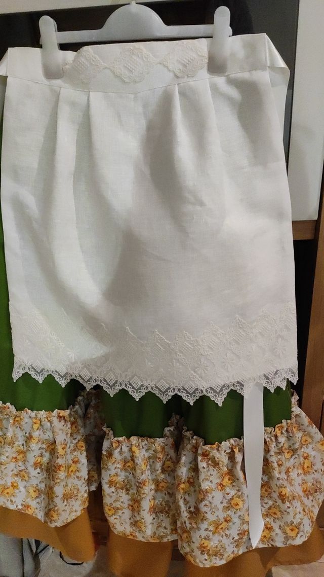 Delantal y pico zagalejo