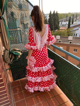 Vestido de flamenca rojo lunares blancos
