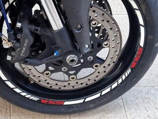 SUZUKI GSR 750 2011