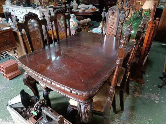 Juego mesa con 6 sillas de madera de caoba