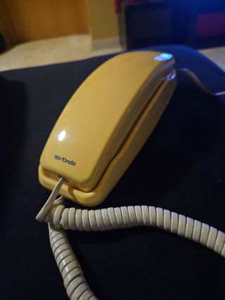 Teléfono antiguo