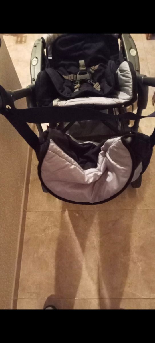 Conjunto completo de silla de bebé.