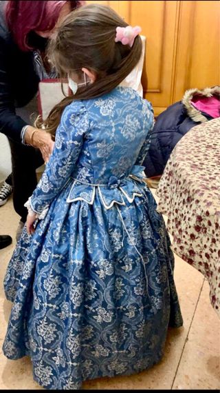 Traje de fallera niña