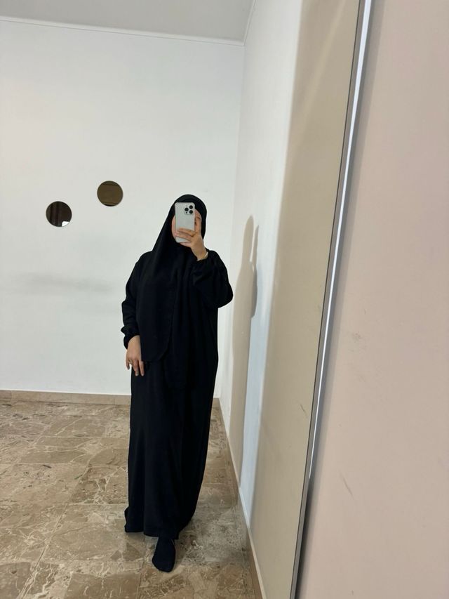 abaya con velo integrato semplice