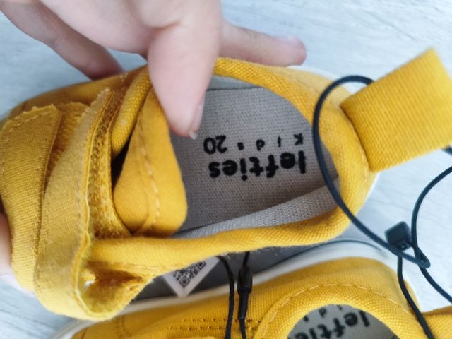 Zapatillas respetuosas Lefties amarillas