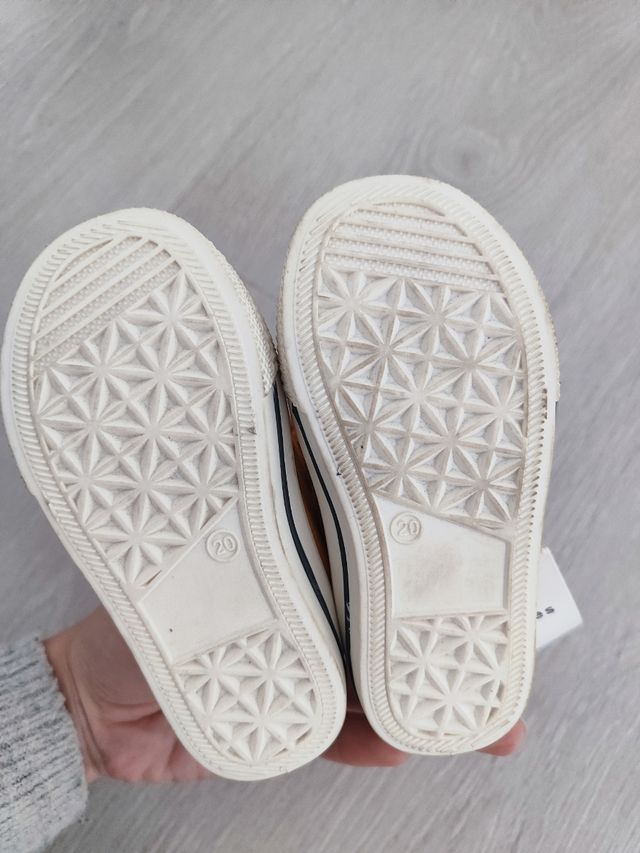 Zapatillas respetuosas Lefties amarillas