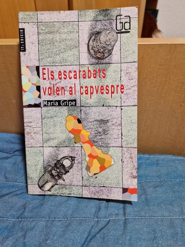 ELS ESCARABATS VOLEN AL CAPVESPRE