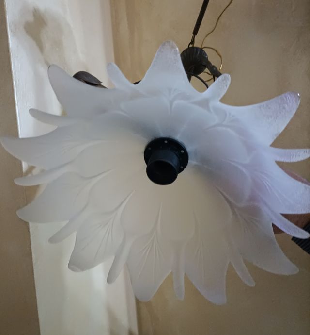 Lampadario in ferro battuto