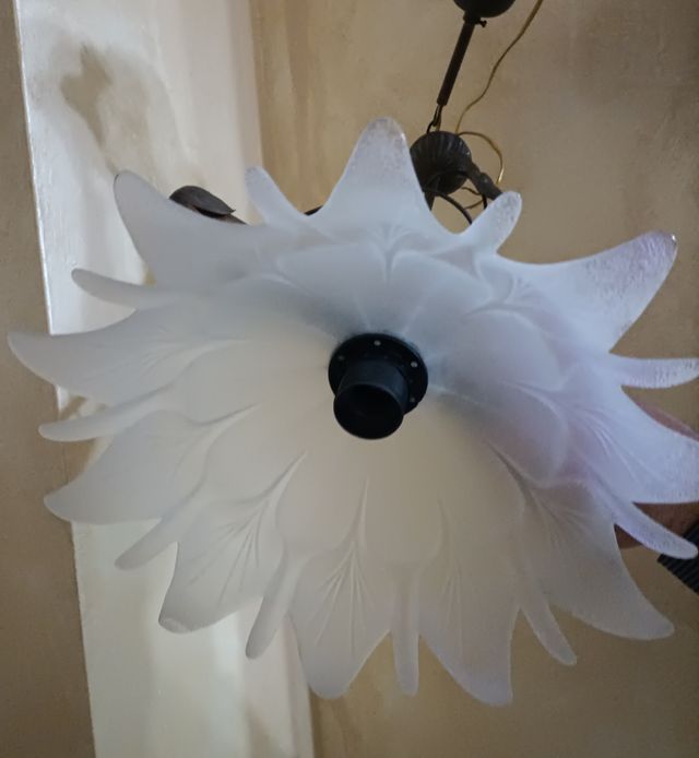 Lampadario in ferro battuto