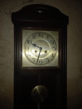 Reloj antiguo de pared