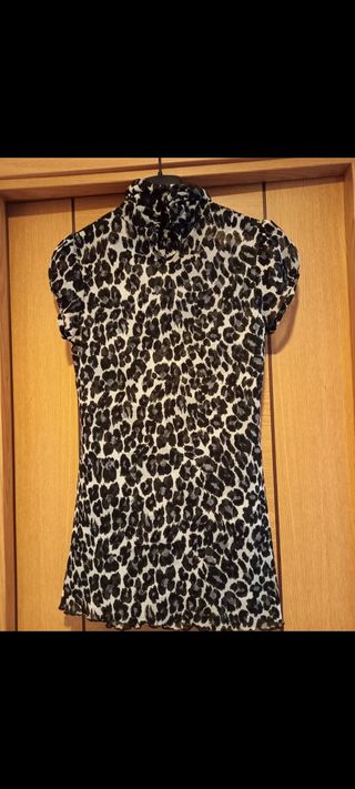 Camiseta  Zara leopardo