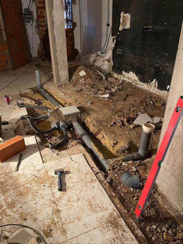 Para  enstalacion de fontanería  e electricidad