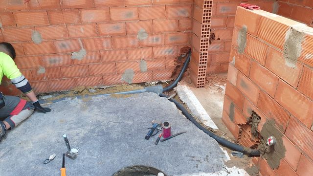 Para  enstalacion de fontanería  e electricidad