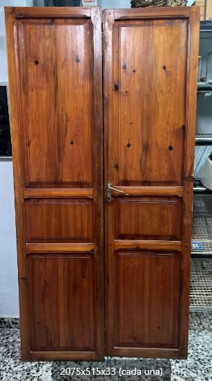 Puerta interior antigua acristalada