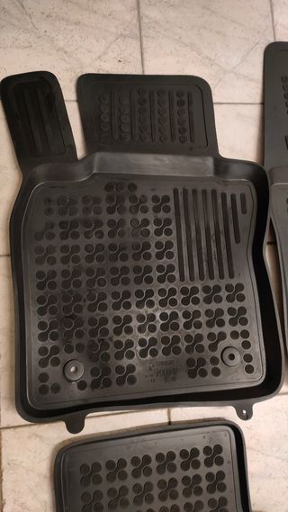 Tappetini auto in gomma 