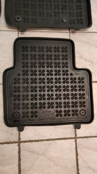 Tappetini auto in gomma 