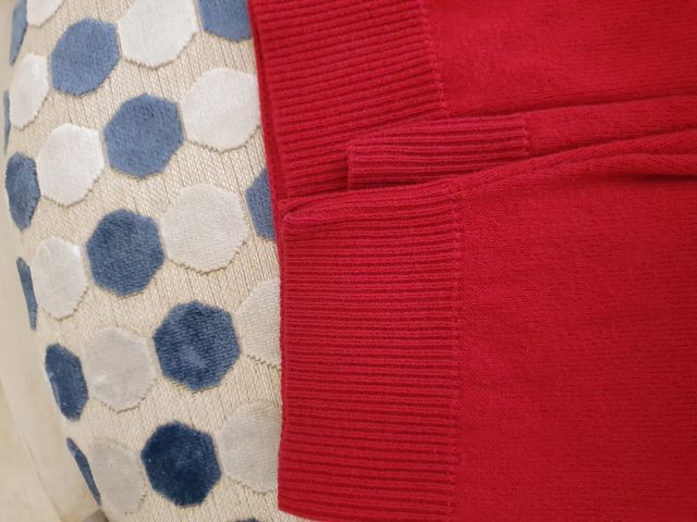 Jersey rojo Cortefiel talla L de pico