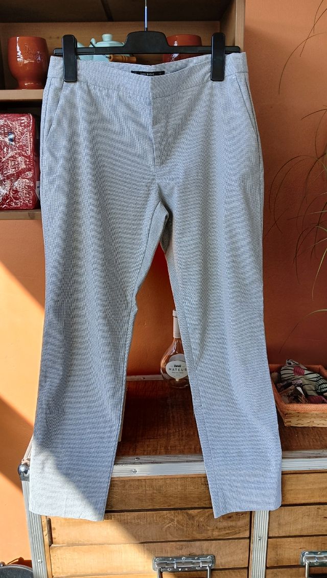 Pantalón gris tubo