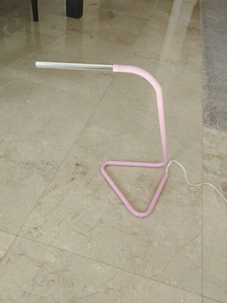 Flexo rosa Ikea 