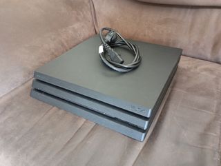 Play Station 4 Pro da 1 TB 