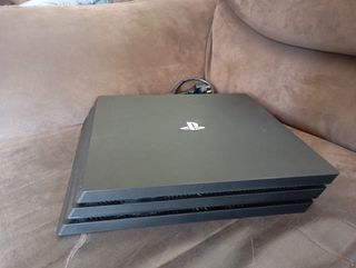 Play Station 4 Pro da 1 TB 