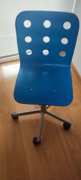Silla de escritorio azul del ikea
